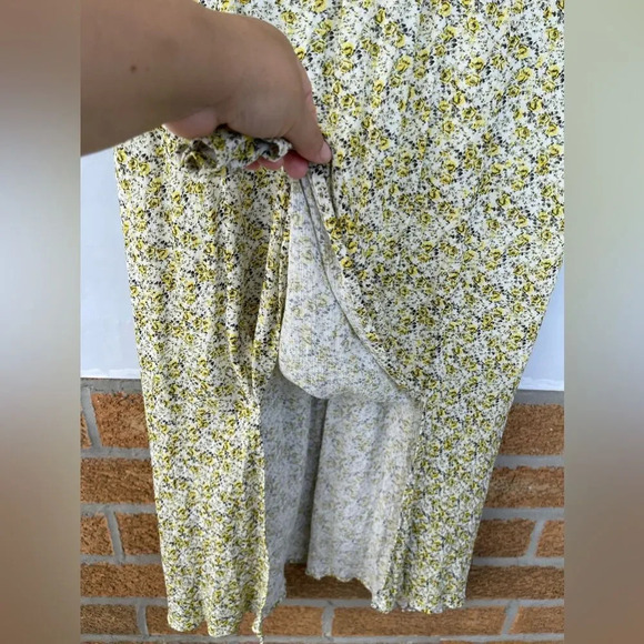 WAYF Leanne Double Slit Smocked Midi Dress small - Picture 8 of 13